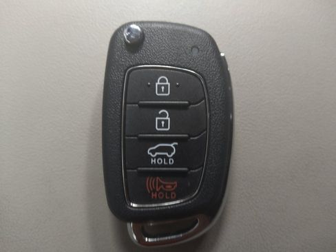 Used 2021 Hyundai Tucson SE image 32