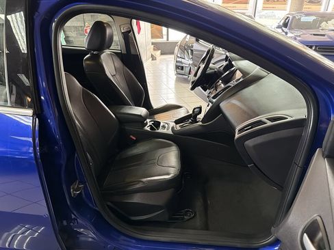 Used 2013 Ford Focus Titanium w/ Luxury Pkg image 24
