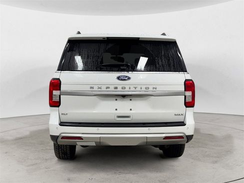Used 2023 Ford Expedition Max XLT image 4