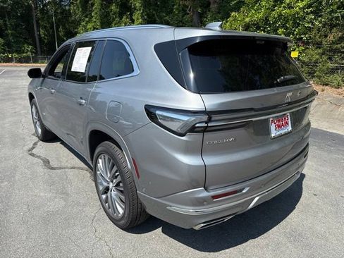 Used 2026 Buick Enclave Avenir w/ Super Cruise Package FWD image 3