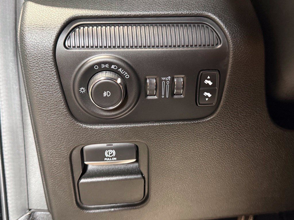 Certified 2022 Jeep Wagoneer Series III w/ Premium Group I AWD/4WD image 19
