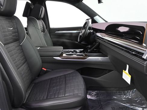 New 2026 Cadillac Escalade Platinum Sport w/ LPO, ONYX Package AWD/4WD image 16