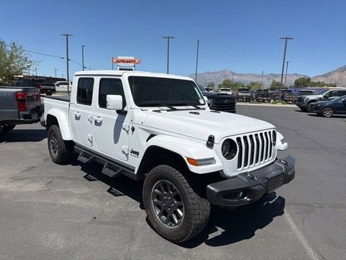 Used 2023 Jeep Gladiator Overland AWD/4WD image 7