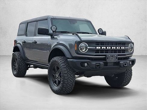Used 2024 Ford Bronco Black Diamond image 3