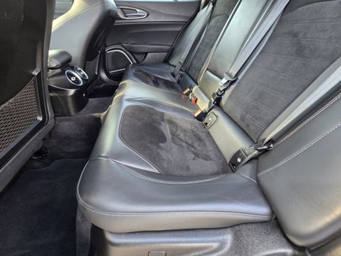 Used 2019 Alfa Romeo Giulia Quadrifoglio image 11