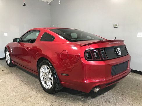 Used 2013 Ford Mustang Premium image 5