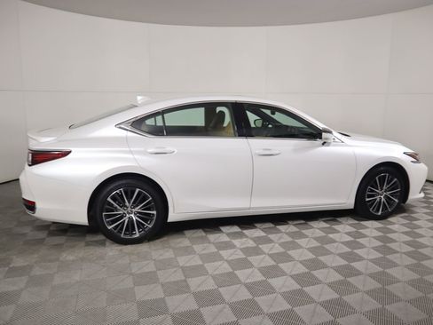 Certified 2025 Lexus ES 300h w/ Premium Package image 4