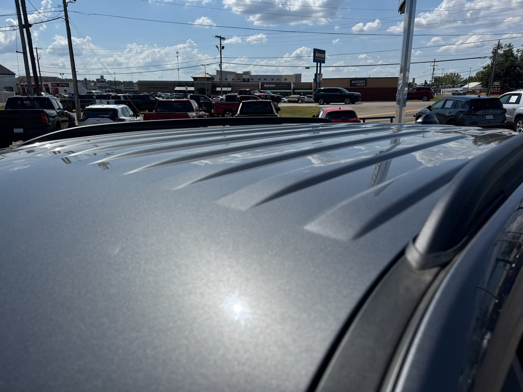 Used 2025 Ford Explorer Active w/ Active Comfort Package RWD image 9
