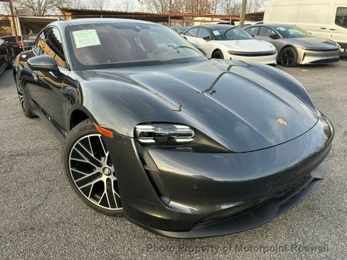 Used 2024 Porsche Taycan image 6