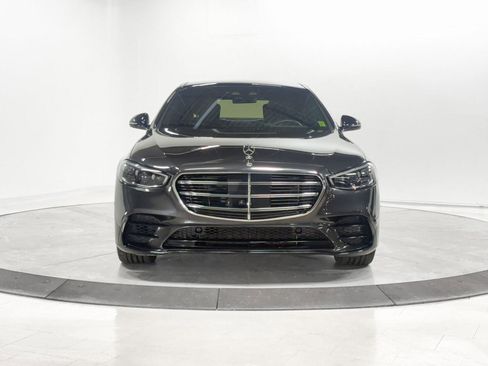 Used 2022 Mercedes-Benz S 580 4MATIC Sedan w/ AMG Line Package image 2