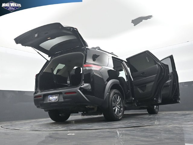 Used 2023 Nissan Pathfinder SV w/ Black Appearance Package FWD image 29