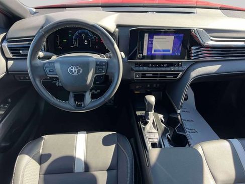 Certified 2025 Toyota Camry SE w/ Convenience Package image 16