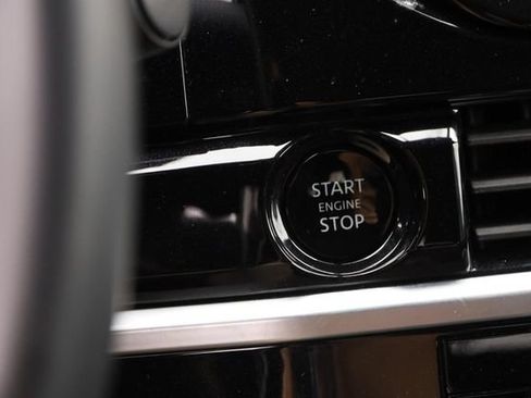 Certified 2025 Nissan Pathfinder SV FWD image 16
