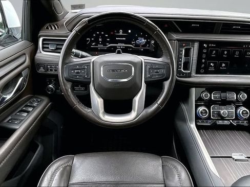 Used 2023 GMC Yukon Denali w/ Denali Reserve Package AWD/4WD image 8