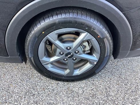 Used 2025 Kia K4 FWD image 29
