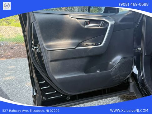 Used 2019 Toyota RAV4 Limited image 7