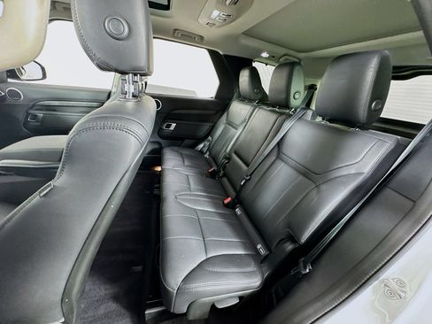Used 2020 Land Rover Discovery HSE AWD/4WD image 18