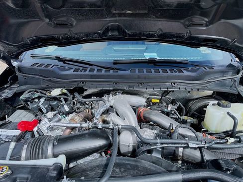 Used 2025 Ford F250 Lariat w/ Chrome Package image 30