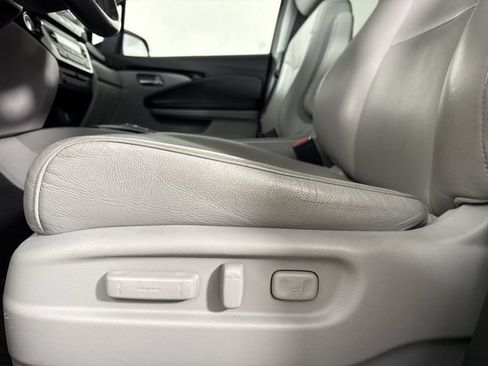 Used 2016 Honda Pilot Touring image 21