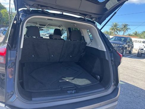 Used 2023 Nissan Rogue SV image 25