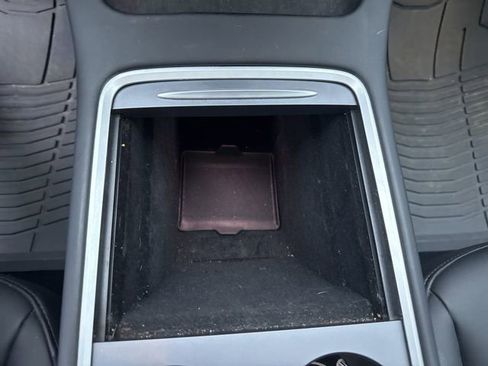 Used 2023 Tesla Model Y Long Range image 21