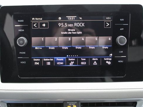 New 2026 Volkswagen Taos SEL AWD/4WD image 13