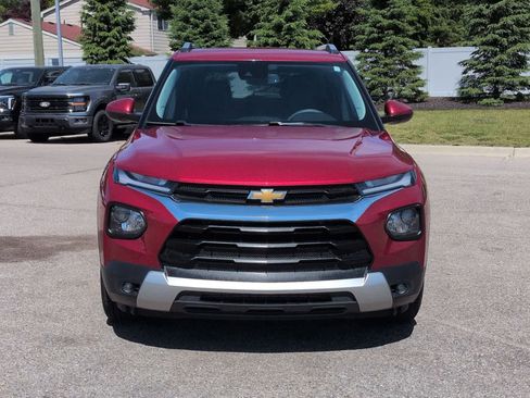 Used 2021 Chevrolet TrailBlazer LT w/ Convenience Package FWD image 3