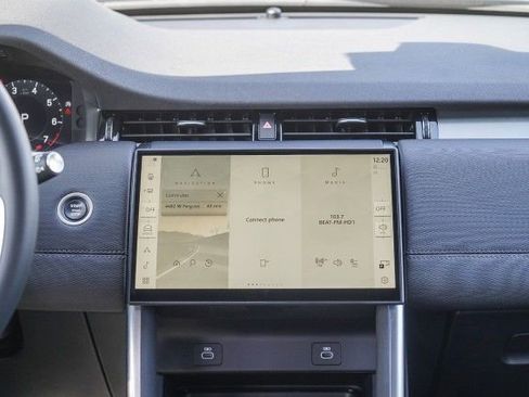 Certified 2024 Land Rover Discovery Sport Dynamic SE image 15