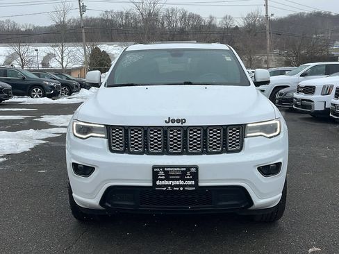 Certified 2022 Jeep Grand Cherokee Laredo X image 3