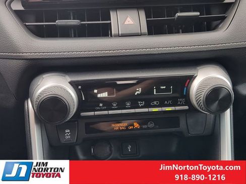 Used 2022 Toyota RAV4 LE FWD image 19