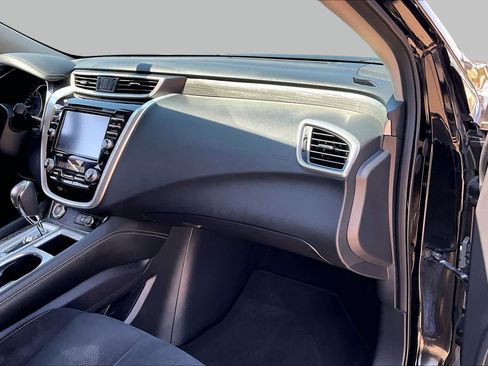 Used 2018 Nissan Murano SV FWD image 16