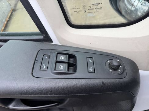 Used 2021 RAM ProMaster 2500 image 11