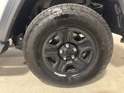 Used 2025 Jeep Wrangler Sport image 19