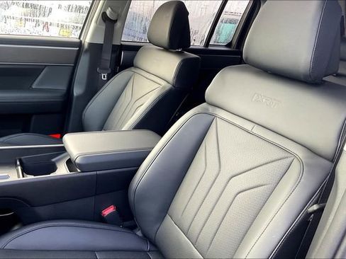 New 2025 Hyundai Santa Fe XRT image 12