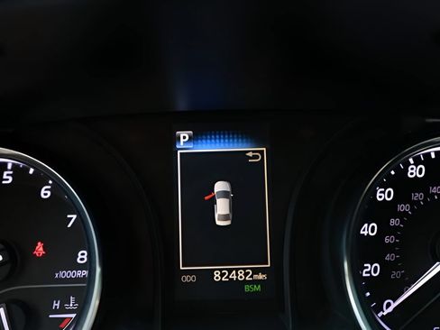 Used 2020 Toyota Camry SE w/ Convenience Package FWD image 31