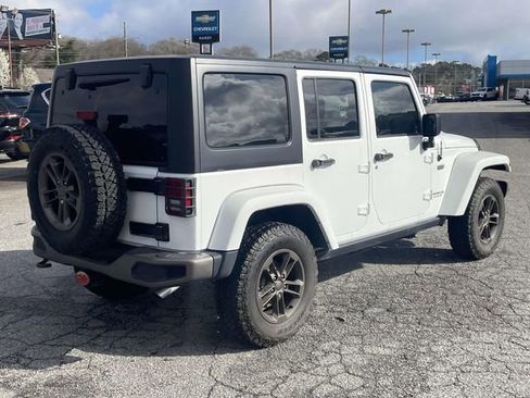 Used 2016 Jeep Wrangler Unlimited Sahara image 3