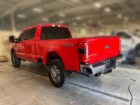 Used 2024 Ford F250 Lariat AWD/4WD image 3