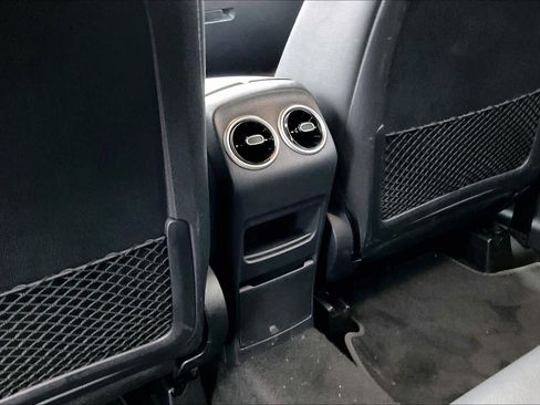 Used 2023 Mercedes-Benz GLB 250 image 34