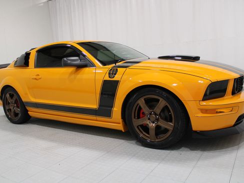 Used 2008 Ford Mustang GT RWD image 4