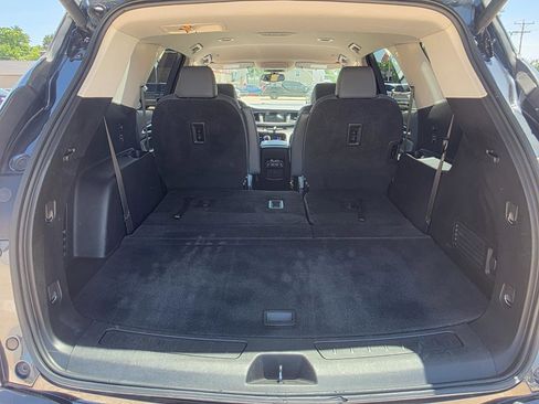 Used 2020 Buick Enclave Essence AWD/4WD image 18