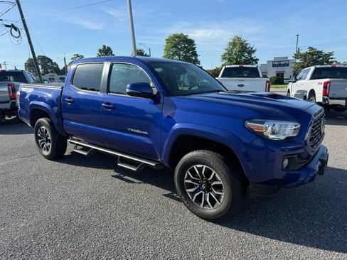 Used 2023 Toyota Tacoma TRD Sport w/ Technology Package AWD/4WD image 4