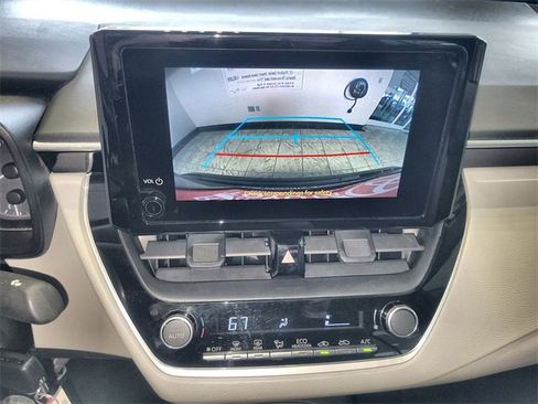 Used 2024 Toyota Corolla LE image 17
