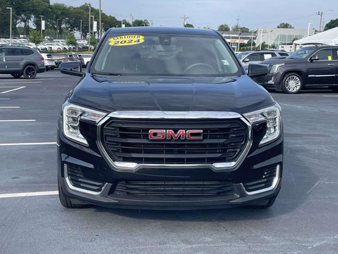 Used 2024 GMC Terrain SLE FWD image 2