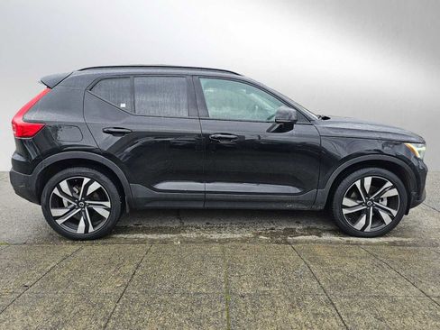 Certified 2024 Volvo XC40 B5 Plus w/ Climate Package image 2