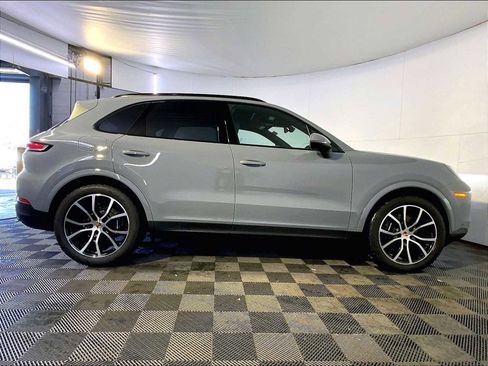 Certified 2026 Porsche Cayenne AWD/4WD image 8