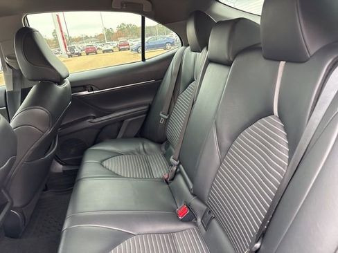 Used 2023 Toyota Camry SE image 18