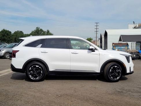 New 2026 Kia Sorento S FWD image 4