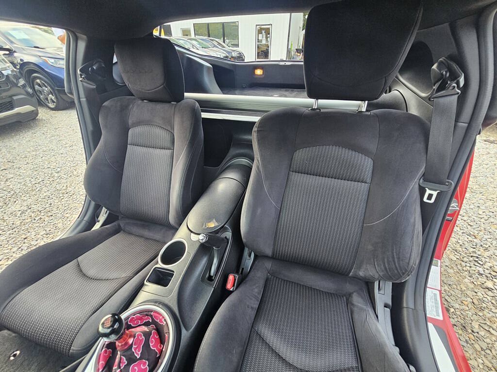 Used 2017 Nissan 370Z Coupe RWD image 16