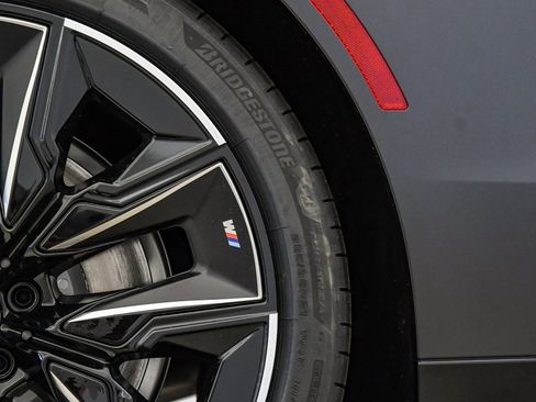 New 2026 BMW 740i w/ Premium Package image 12