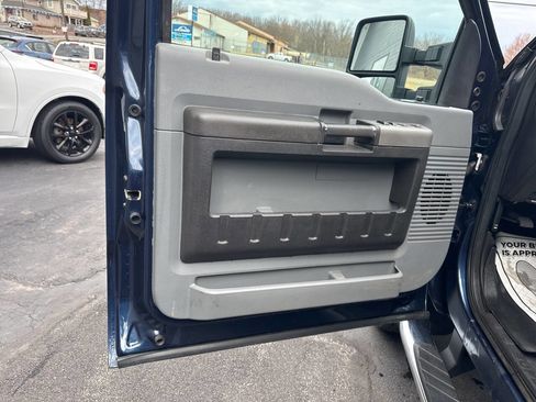 Used 2016 Ford F250 XLT w/ Snow Plow Prep Package image 14